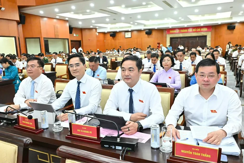Bí thư Thành ủy TPHCM Trần Lưu Quang: Quyền hạn lớn, trách nhiệm càng phải rõ và kết quả càng phải thực chất Bí thư Thành ủy TPHCM Trần Lưu Quang: Quyền hạn lớn, trách nhiệm càng phải rõ và kết quả càng phải thực chất