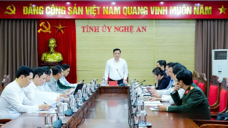 Bí thư Tỉnh ủy Nghệ An: Đẩy nhanh tiến độ thi công các trường phổ thông nội trú liên cấp khu vực biên giới