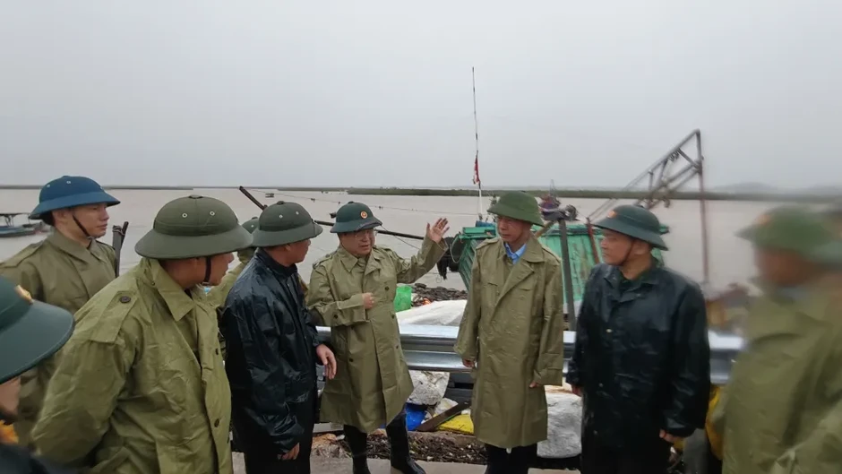 Bí thư Tỉnh ủy Quảng Ninh chỉ đạo khắc phục hậu quả bão số 1 Bí thư Tỉnh ủy Quảng Ninh chỉ đạo khắc phục hậu quả bão số 1