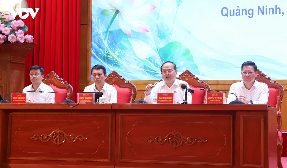 Bí thư tỉnh uỷ Quảng Ninh đối thoại 300 học sinh sinh viên trước thềm năm học mới Bí thư tỉnh uỷ Quảng Ninh đối thoại 300 học sinh sinh viên trước thềm năm học mới