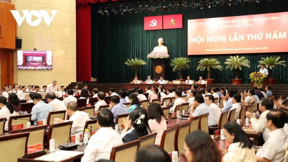 Bí thư TP.HCM: Chi khoảng 7.000 tỷ để miễn phí xe buýt, khám sức khỏe toàn dân Bí thư TP.HCM: Chi khoảng 7.000 tỷ để miễn phí xe buýt, khám sức khỏe toàn dân