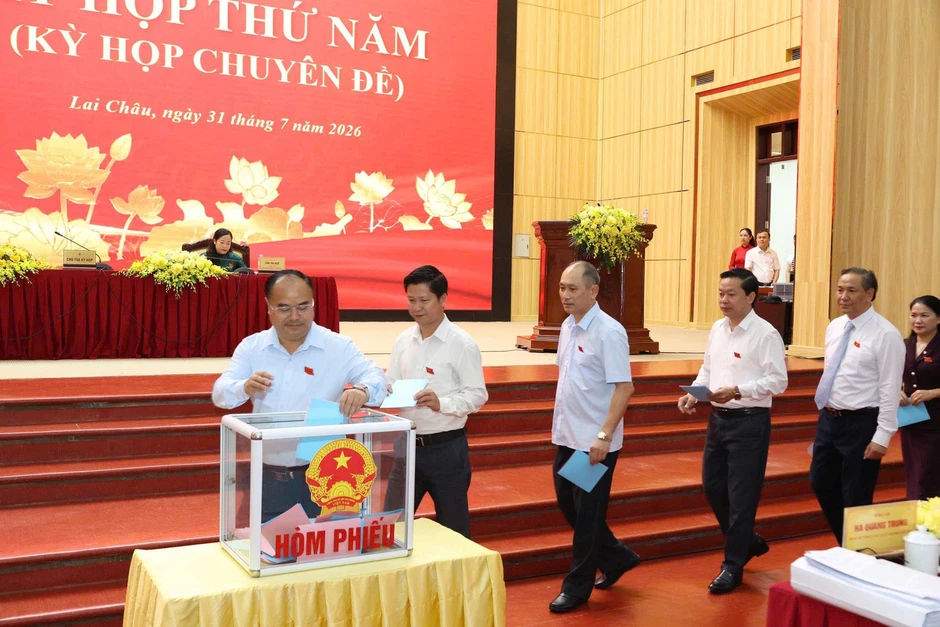 Bí thư xã Bum Tở được bầu làm Phó Chủ tịch HĐND tỉnh Lai Châu Bí thư xã Bum Tở được bầu làm Phó Chủ tịch HĐND tỉnh Lai Châu