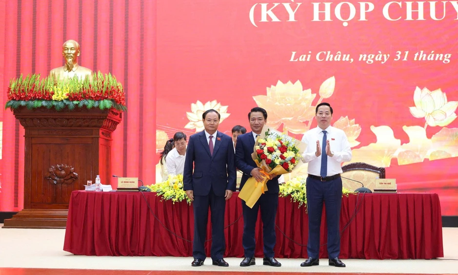 Bí thư xã Bum Tở được bầu làm Phó Chủ tịch HĐND tỉnh Lai Châu Bí thư xã Bum Tở được bầu làm Phó Chủ tịch HĐND tỉnh Lai Châu