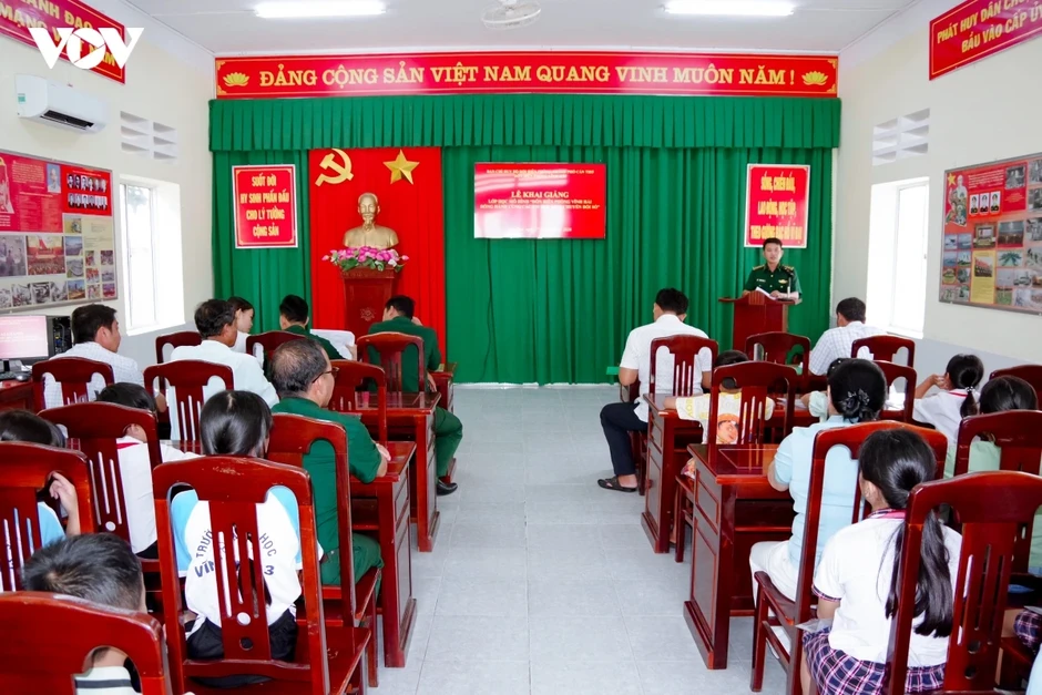 Biên phòng Cần Thơ đồng hành cùng học sinh chuyển đổi số