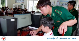 Biên phòng Cần Thơ đồng hành cùng học sinh chuyển đổi số