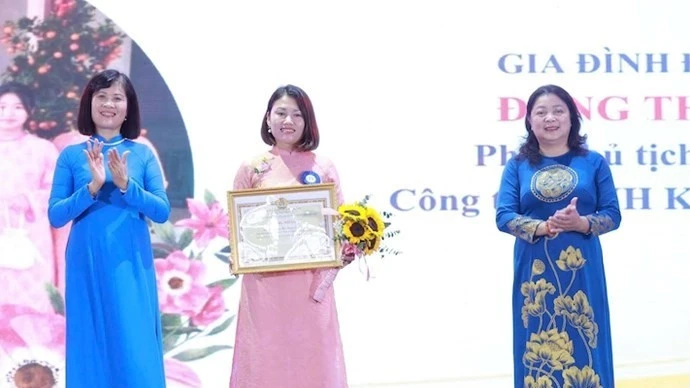 Biểu dương gia đình công nhân, viên chức lao động Thủ đô tiêu biểu năm 2026 Biểu dương gia đình công nhân, viên chức lao động Thủ đô tiêu biểu năm 2026