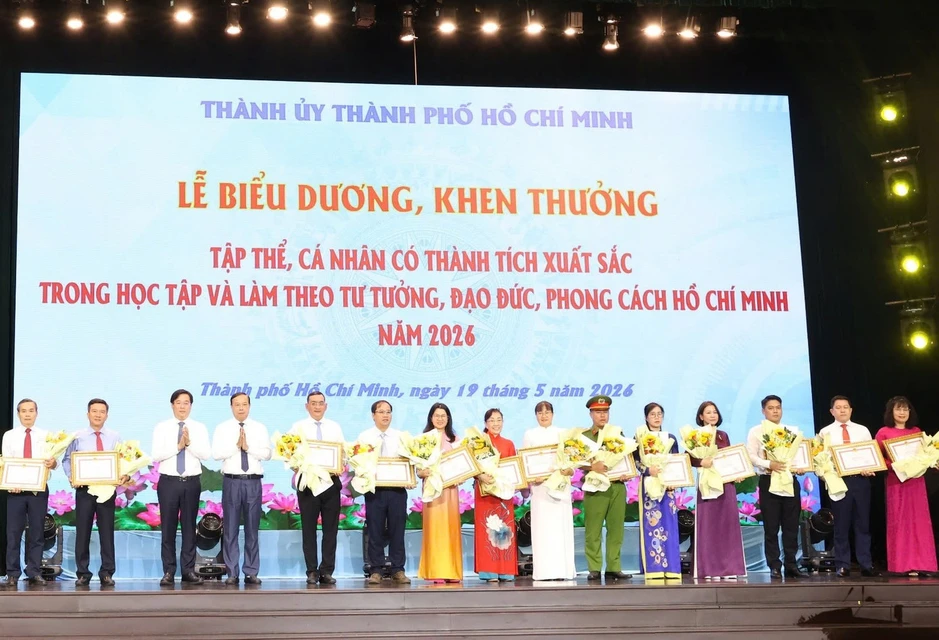 Biểu dương, khen thưởng 358 điển hình học tập, làm theo đạo đức, phong cách Hồ Chí Minh