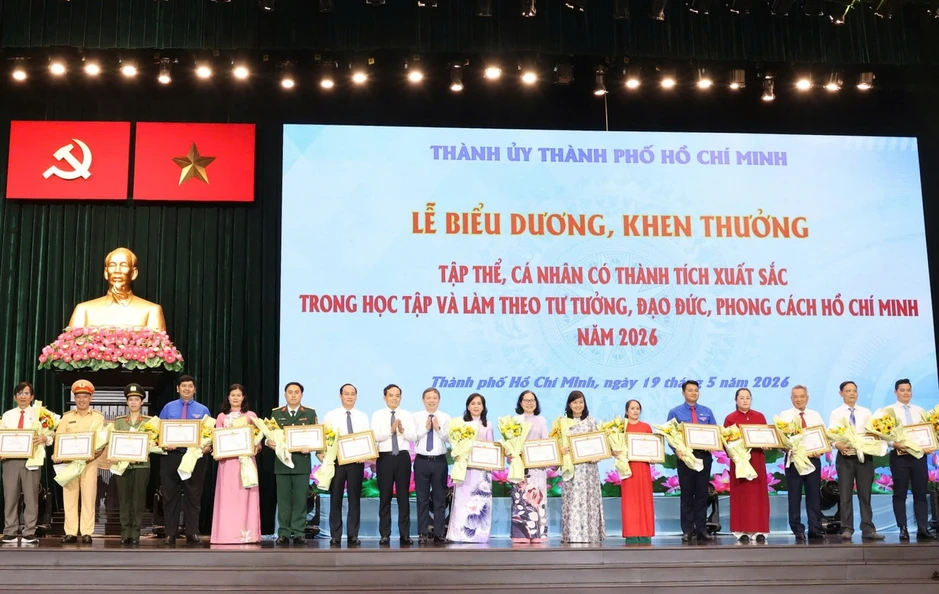 Biểu dương, khen thưởng 358 điển hình học tập, làm theo đạo đức, phong cách Hồ Chí Minh