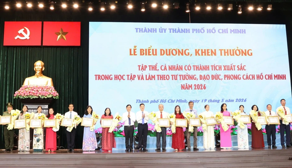 Biểu dương, khen thưởng 358 điển hình học tập, làm theo đạo đức, phong cách Hồ Chí Minh