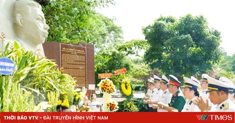 Binh đoàn 20 dâng hương tưởng niệm các Anh hùng liệt sĩ và hỗ trợ lực lượng quy tập tại Công viên Lê Thị Riêng