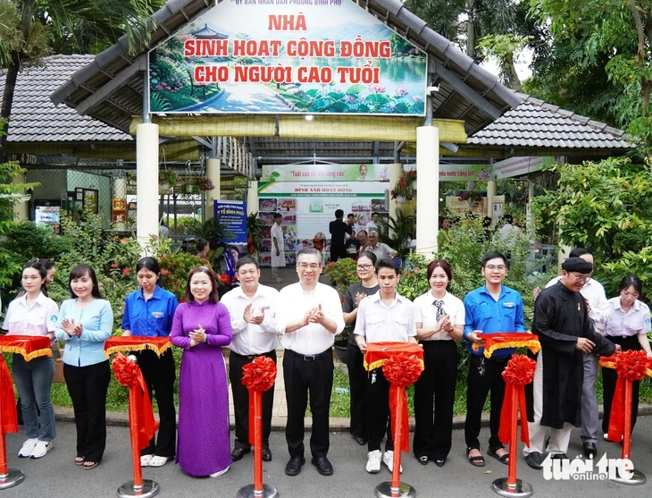Bình Phú có nhà sinh hoạt cộng đồng người cao tuổi, Xuân Hòa khám sức khỏe miễn phí cho người dân Bình Phú có nhà sinh hoạt cộng đồng người cao tuổi, Xuân Hòa khám sức khỏe miễn phí cho người dân