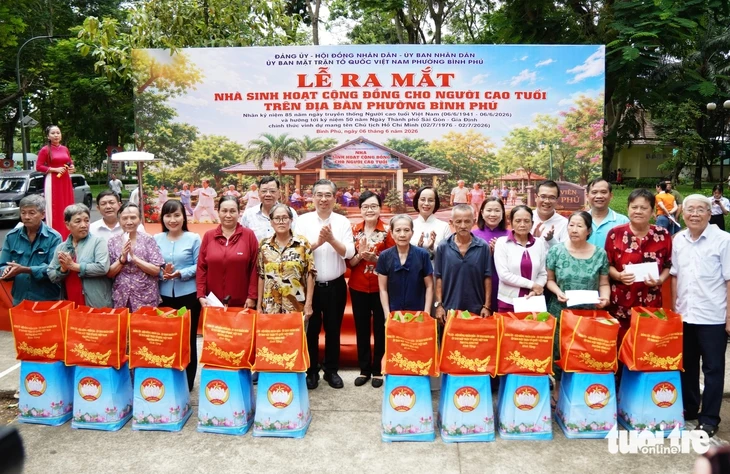 Bình Phú có nhà sinh hoạt cộng đồng người cao tuổi, Xuân Hòa khám sức khỏe miễn phí cho người dân Bình Phú có nhà sinh hoạt cộng đồng người cao tuổi, Xuân Hòa khám sức khỏe miễn phí cho người dân