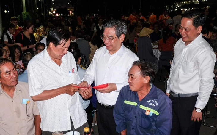 Bình Phú có nhà sinh hoạt cộng đồng người cao tuổi, Xuân Hòa khám sức khỏe miễn phí cho người dân Bình Phú có nhà sinh hoạt cộng đồng người cao tuổi, Xuân Hòa khám sức khỏe miễn phí cho người dân