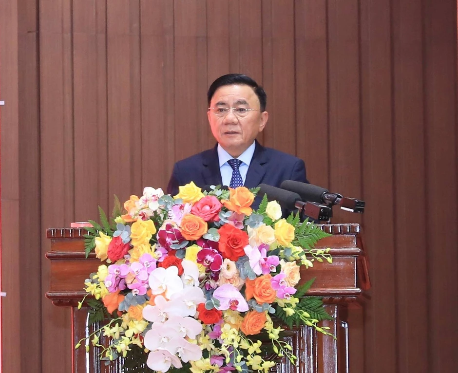 Bộ Chính trị ra kết luận 'nóng' về chống sụt lún, sạt lở, ngập mặn ở ĐBSCL Bộ Chính trị ra kết luận 'nóng' về chống sụt lún, sạt lở, ngập mặn ở ĐBSCL
