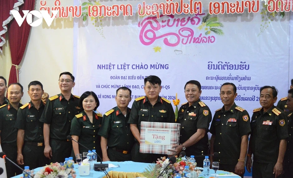 Bộ CHQS TP. Đà Nẵng hỗ trợ 1,5 tỷ đồng giúp Bộ CHQS tỉnh Sê Kông và Salavan (Lào) Bộ CHQS TP. Đà Nẵng hỗ trợ 1,5 tỷ đồng giúp Bộ CHQS tỉnh Sê Kông và Salavan (Lào)