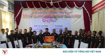 Bộ CHQS TP. Đà Nẵng hỗ trợ 1,5 tỷ đồng giúp Bộ CHQS tỉnh Sê Kông và Salavan (Lào)