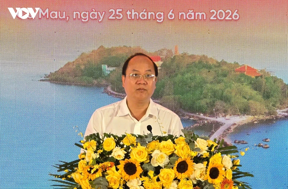 Bộ Công an bàn giao 500 căn nhà tặng đồng bào Cà Mau Bộ Công an bàn giao 500 căn nhà tặng đồng bào Cà Mau