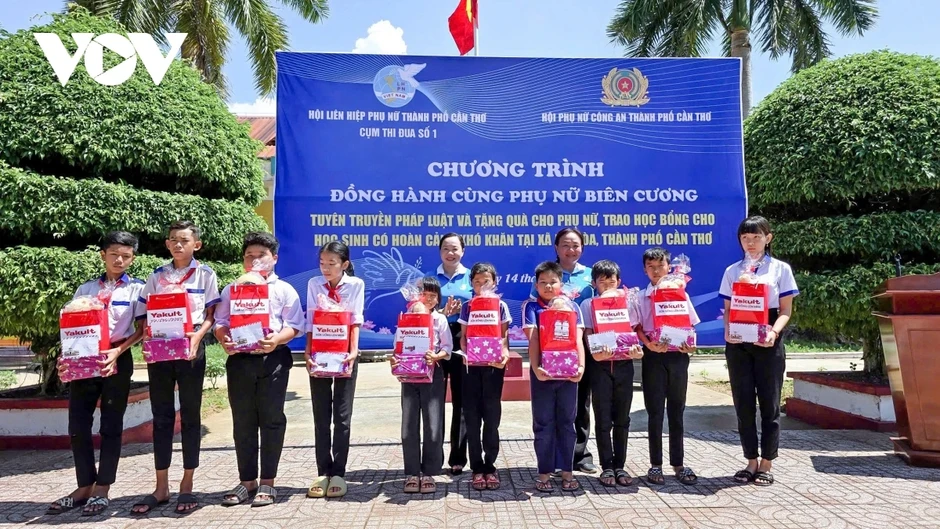 Bộ đội Biên phòng Cần Thơ đồng hành cùng phụ nữ biên cương Bộ đội Biên phòng Cần Thơ đồng hành cùng phụ nữ biên cương