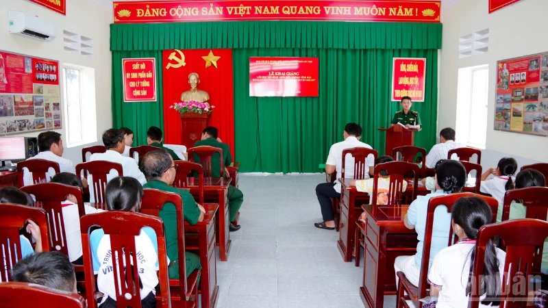 Bộ đội Biên phòng đồng hành cùng học sinh chuyển đổi số Bộ đội Biên phòng đồng hành cùng học sinh chuyển đổi số