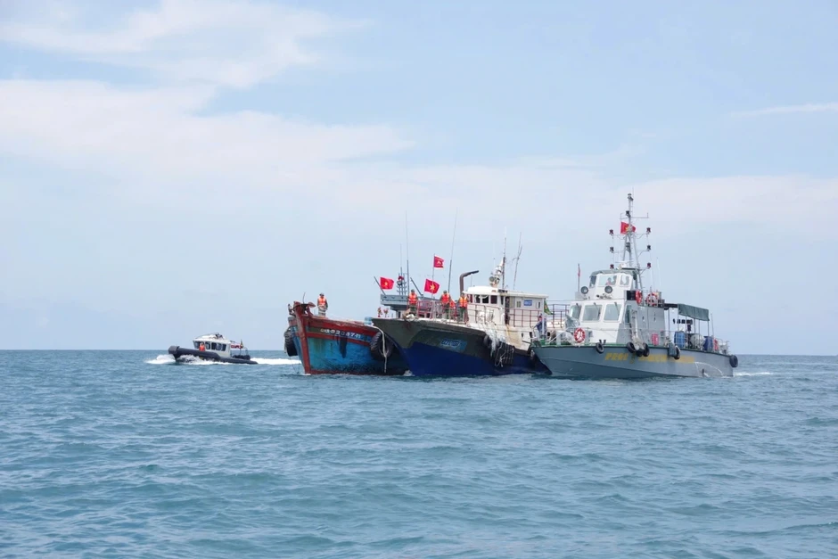 Bộ đội Biên phòng Hải Phòng cứu nạn 2 tàu cá nước ngoài gặp sự cố trên biển Bộ đội Biên phòng Hải Phòng cứu nạn 2 tàu cá nước ngoài gặp sự cố trên biển