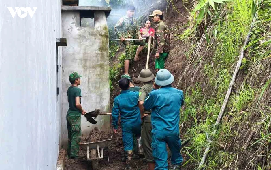 Bộ đội Biên phòng Lai Châu cứu thành công 3 người mắc kẹt giữa dòng lũ Bộ đội Biên phòng Lai Châu cứu thành công 3 người mắc kẹt giữa dòng lũ
