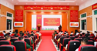 Bộ đội biên phòng Lai Châu giúp dân trồng sâm