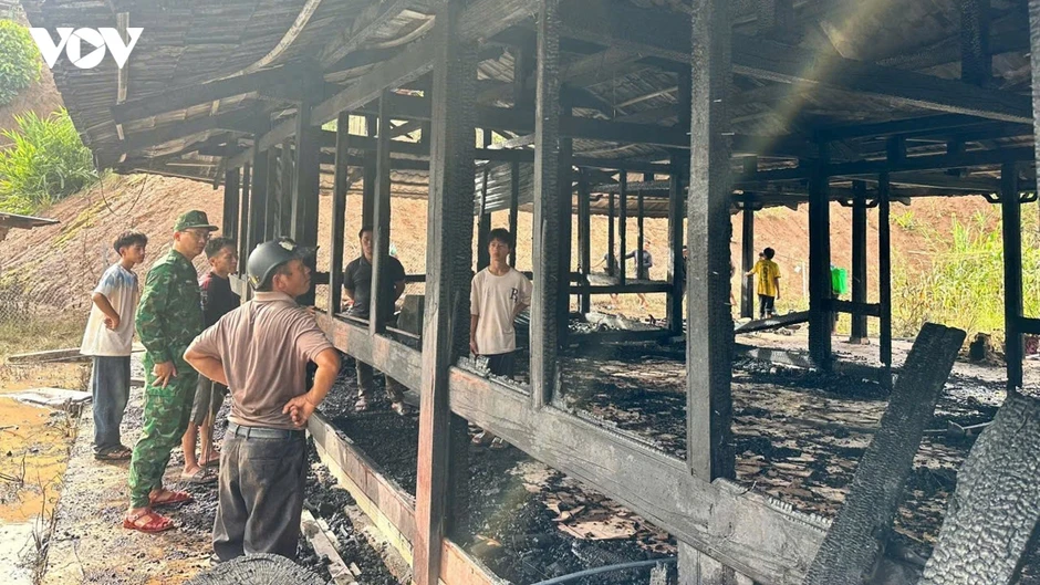 Bộ đội Biên phòng Lai Châu kịp thời giúp dân khắc phục hậu quả hỏa hoạn Bộ đội Biên phòng Lai Châu kịp thời giúp dân khắc phục hậu quả hỏa hoạn