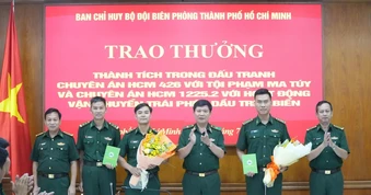 Bộ đội Biên phòng Thành phố Hồ Chí Minh trao thưởng các tập thể, cá nhân phá thành công hai chuyên án lớn