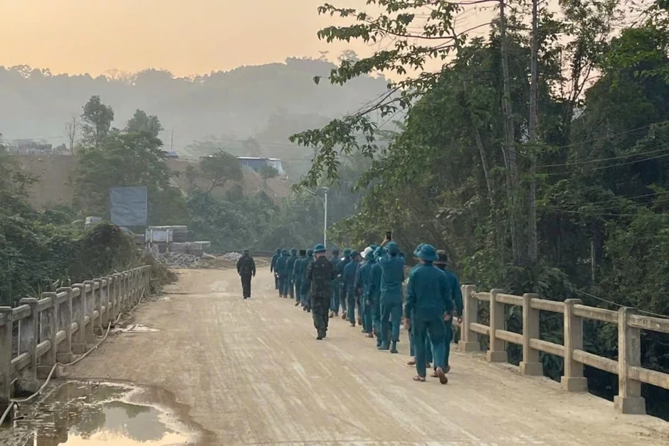 Bộ đội Đà Nẵng ra quân vun đắp tương lai ở biên giới Bộ đội Đà Nẵng ra quân vun đắp tương lai ở biên giới