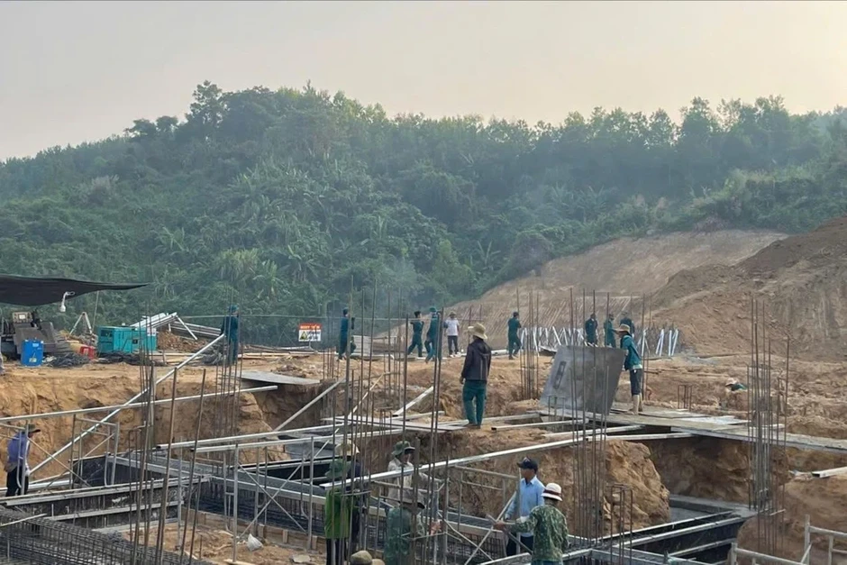 Bộ đội Đà Nẵng ra quân vun đắp tương lai ở biên giới Bộ đội Đà Nẵng ra quân vun đắp tương lai ở biên giới