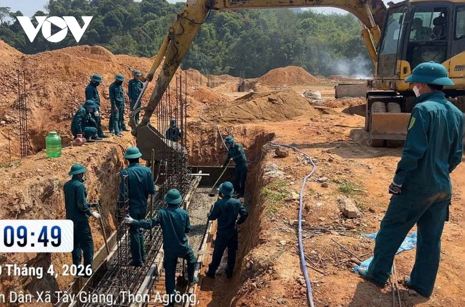 Bộ đội Đà Nẵng ra quân xây dựng trường học nơi biên giới Bộ đội Đà Nẵng ra quân xây dựng trường học nơi biên giới