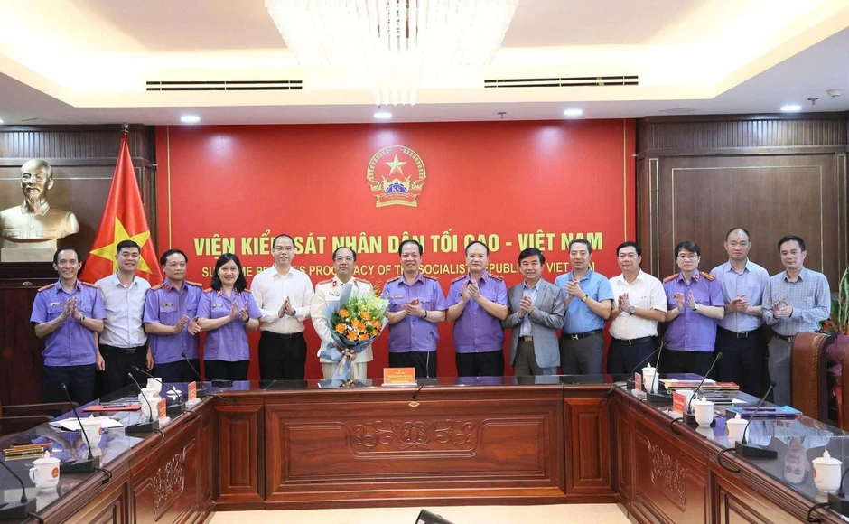 Bổ nhiệm nhà báo Nguyễn Mạnh Hưng làm Phó Tổng Biên tập Báo Bảo vệ Pháp luật Bổ nhiệm nhà báo Nguyễn Mạnh Hưng làm Phó Tổng Biên tập Báo Bảo vệ Pháp luật