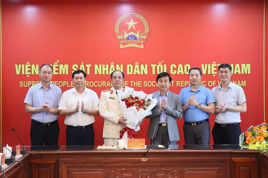 Bổ nhiệm nhà báo Nguyễn Mạnh Hưng làm Phó Tổng Biên tập Báo Bảo vệ Pháp luật Bổ nhiệm nhà báo Nguyễn Mạnh Hưng làm Phó Tổng Biên tập Báo Bảo vệ Pháp luật