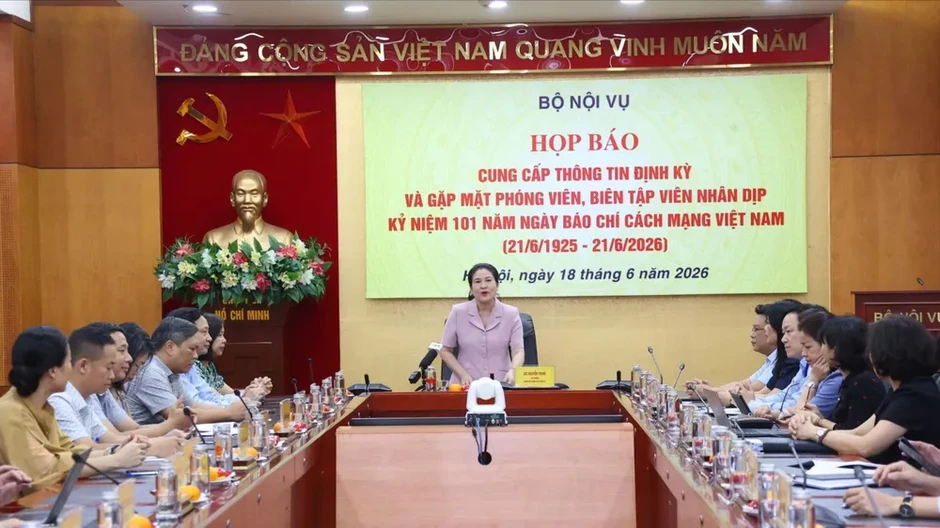 Bộ Nội vụ đang nghiên cứu, xây dựng đề án “Kinh tế Bạc” Bộ Nội vụ đang nghiên cứu, xây dựng đề án “Kinh tế Bạc”