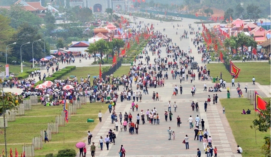 Bộ Nội vụ: Không hoán đổi ngày làm việc để nghỉ 9 ngày dịp lễ Giỗ Tổ và 30/4-1/5 Bộ Nội vụ: Không hoán đổi ngày làm việc để nghỉ 9 ngày dịp lễ Giỗ Tổ và 30/4-1/5
