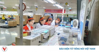Bộ Nội vụ lấy ý kiến về mức lương tối thiểu vùng mới