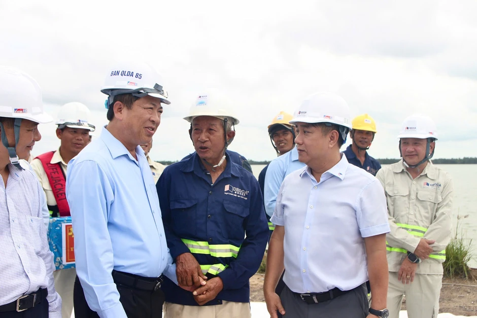 Bộ trưởng Bộ Xây dựng nói về hệ lụy khi người lao động "nhảy" việc liên tục Bộ trưởng Bộ Xây dựng nói về hệ lụy khi người lao động "nhảy" việc liên tục