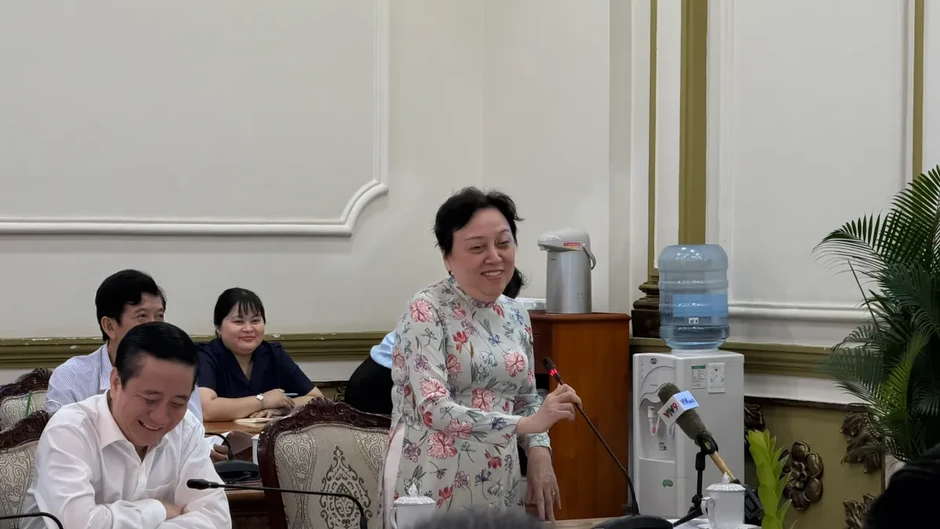 Bộ trưởng Đào Hồng Lan: “Thực phẩm bẩn không chỉ là gian lận, mà là đầu độc sức khỏe giống nòi” Bộ trưởng Đào Hồng Lan: “Thực phẩm bẩn không chỉ là gian lận, mà là đầu độc sức khỏe giống nòi”