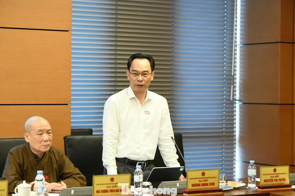 Bộ trưởng Hoàng Minh Sơn: Nên cấp học bổng để định hướng ngành thành phố cần Bộ trưởng Hoàng Minh Sơn: Nên cấp học bổng để định hướng ngành thành phố cần