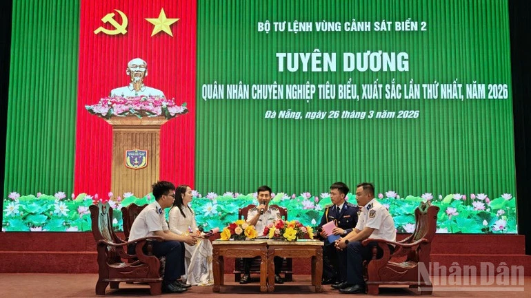 Bộ Tư lệnh Vùng Cảnh sát biển 2 tuyên dương quân nhân chuyên nghiệp tiêu biểu, xuất sắc