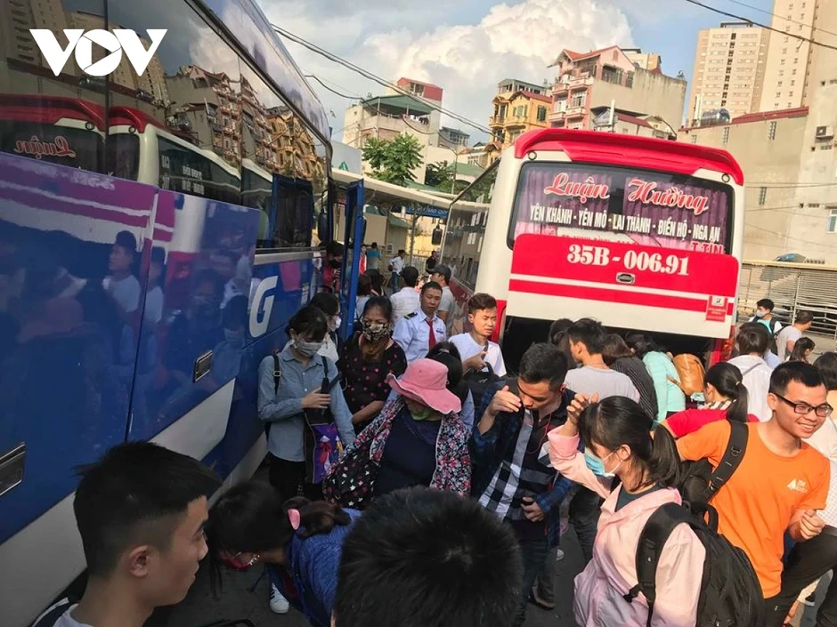 Bộ Xây dựng yêu cầu chống khan vé, chống tăng giá vé xe vô lý dịp nghỉ lễ Bộ Xây dựng yêu cầu chống khan vé, chống tăng giá vé xe vô lý dịp nghỉ lễ