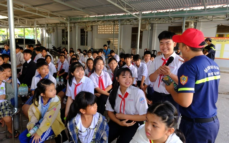 Bộ Y tế thăm hỏi gia đình 5 học sinh tử vong do đuối nước ở Phú Thọ Bộ Y tế thăm hỏi gia đình 5 học sinh tử vong do đuối nước ở Phú Thọ