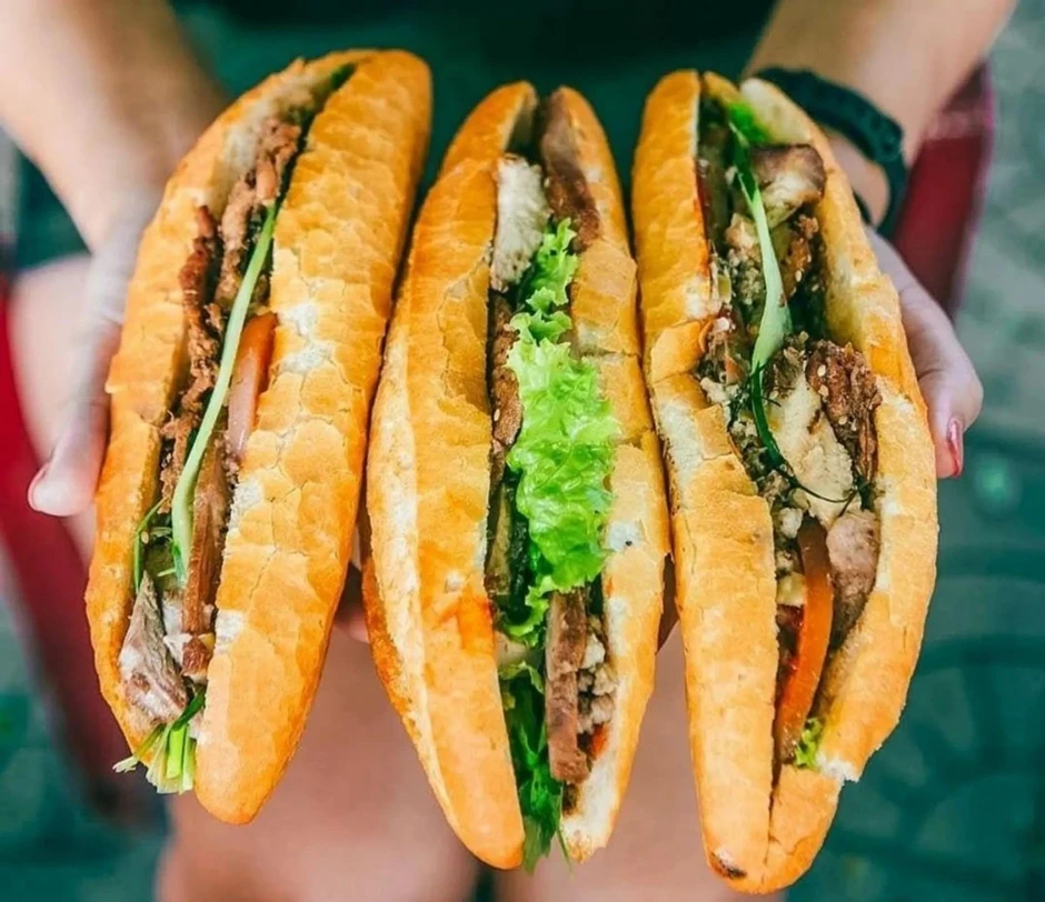 Bộ Y tế vào cuộc vụ 19 người nhập viện sau ăn bánh mỳ ở Quảng Ngãi Bộ Y tế vào cuộc vụ 19 người nhập viện sau ăn bánh mỳ ở Quảng Ngãi