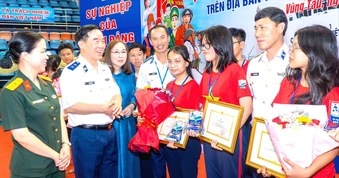 Bồi đắp tình yêu biển, đảo cho thế hệ trẻ