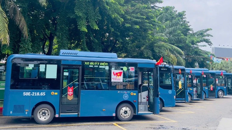 Bốn phương án miễn vé xe buýt cho người dân Thành phố Hồ Chí Minh