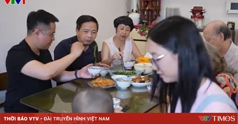 Bữa cơm quây quần của gia đình 4 thế hệ