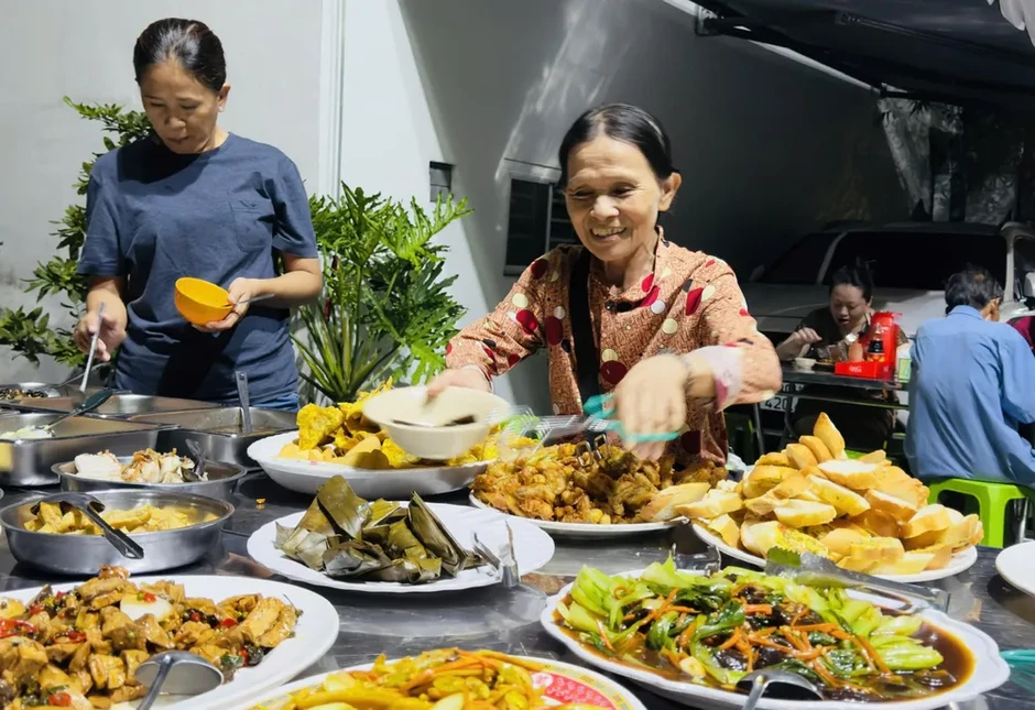 Buffet chay “tùy chọn” trả tiền Buffet chay “tùy chọn” trả tiền