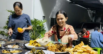 Buffet chay “tùy chọn” trả tiền