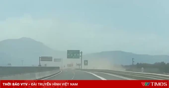 Bụi từ công trường thi công làm mất tầm nhìn đường cao tốc