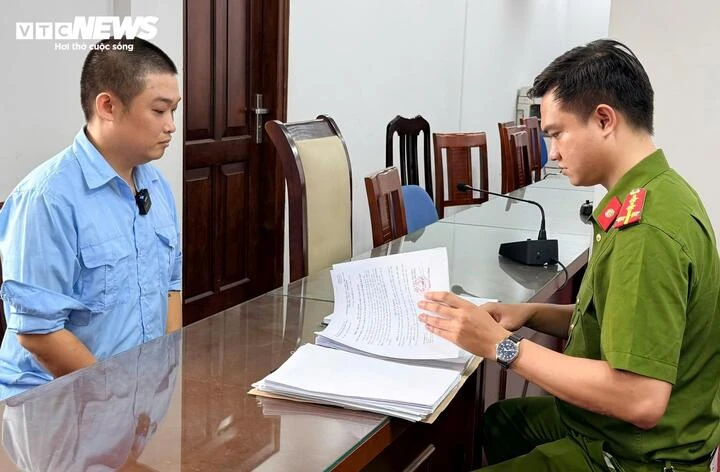 Buôn lậu 8.000 lượng vàng vào Việt Nam Buôn lậu 8.000 lượng vàng vào Việt Nam